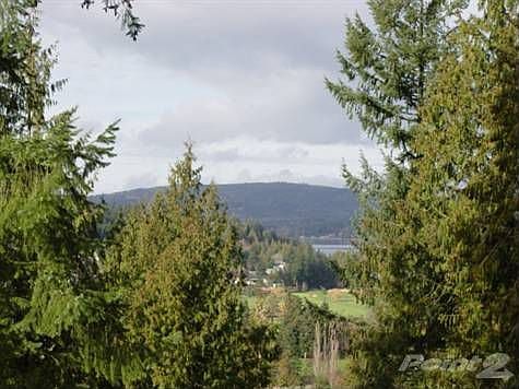 Sweeping Territorial View over the golf course to Lake Whatcom