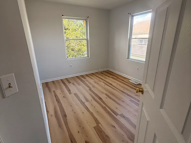 21 Avenue A — Photo 19
