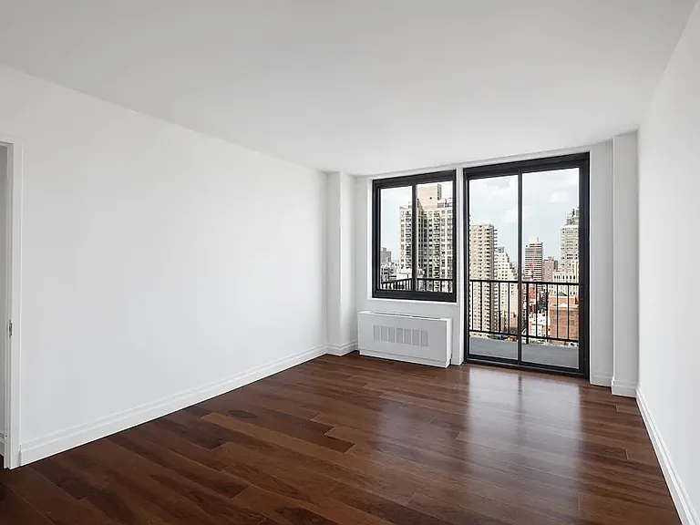 200 E 82nd St #21DE — Photo 9