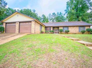 1102 Forest Hills St, Gladewater, TX 75647
