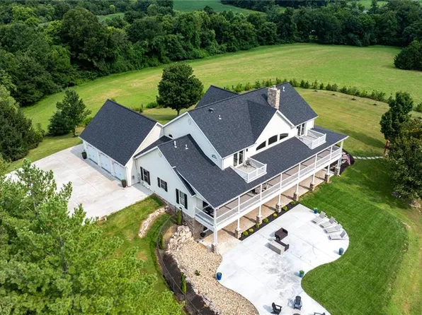 205 Howell Rd, Defiance, MO 63341