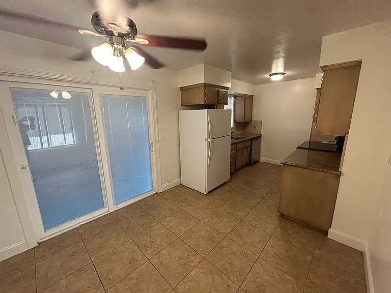 6019 N College Ave #D — Photo 2