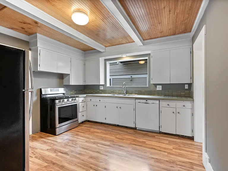 1728 W 11th Ave — Photo 11