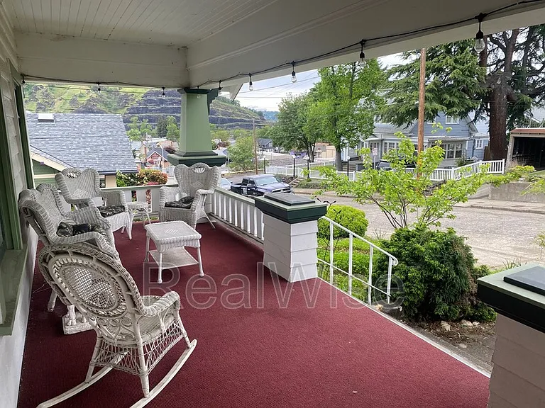 837 SE Blakeley Ave — Photo 11