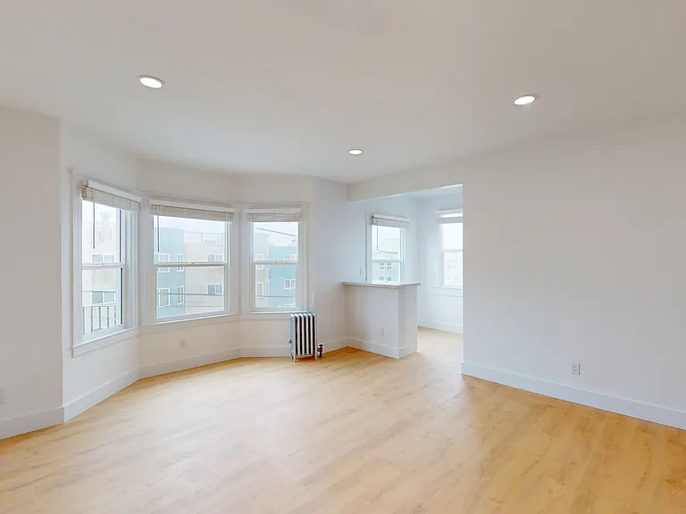 4736 Balboa St #201 — Photo 4