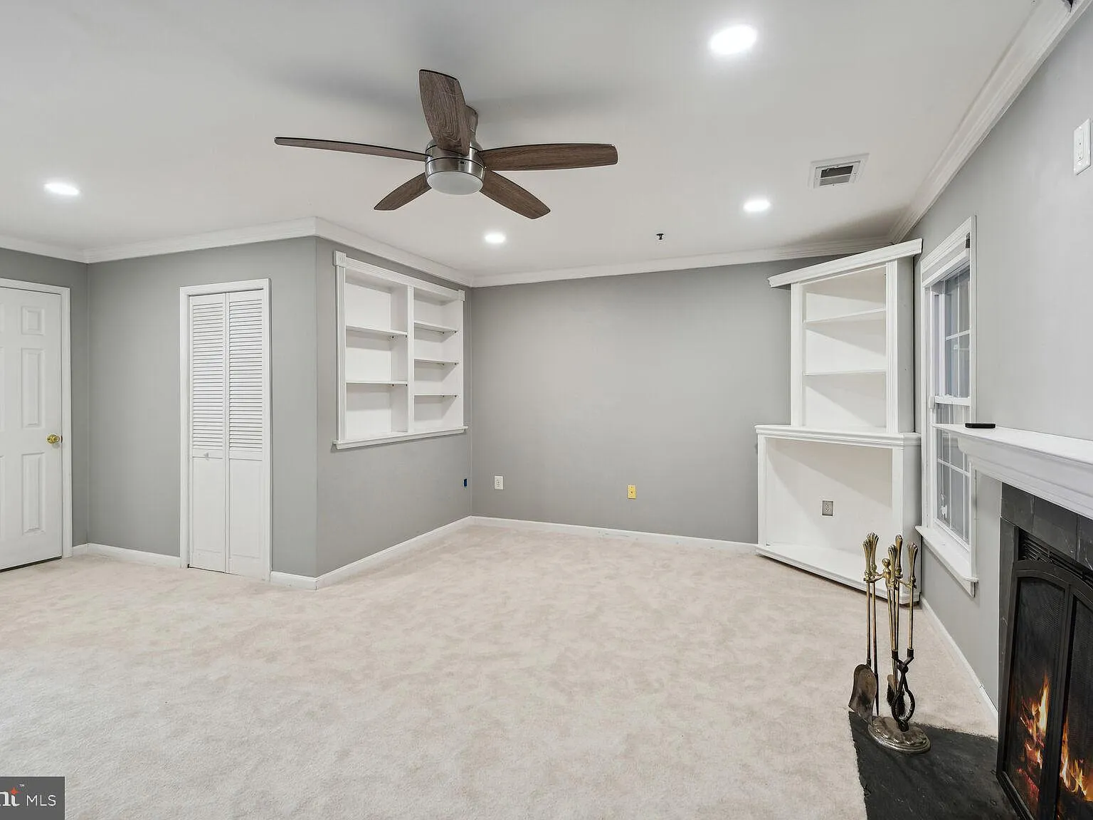 3 bed, 4.0 bath, 2040 sqft, $2,800 — Photo 4