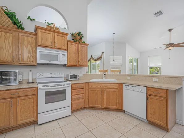 1450 SW Santiago Avenue, Port St Lucie, FL 34953