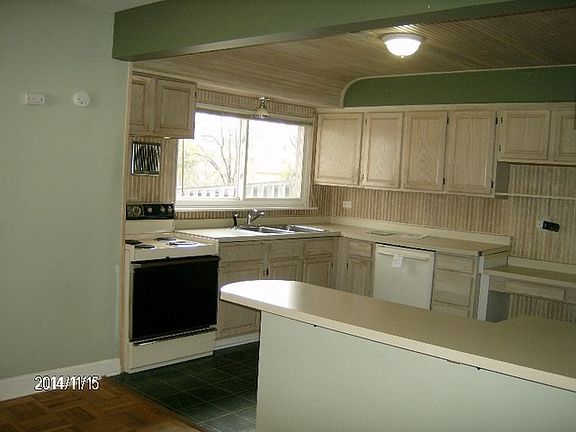 5th image of 6N125 Hillcrest Dr