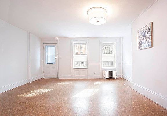 2nd image of 321A 15th St #1