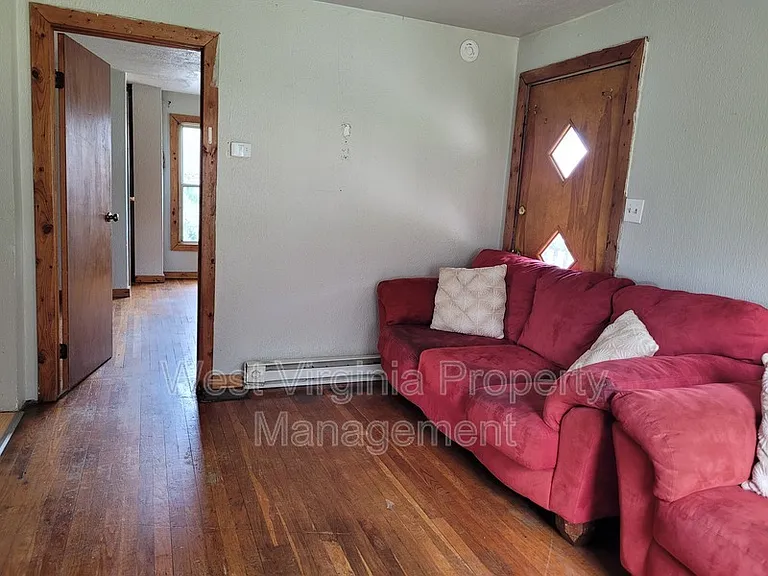 606 21st St W #B — Photo 7