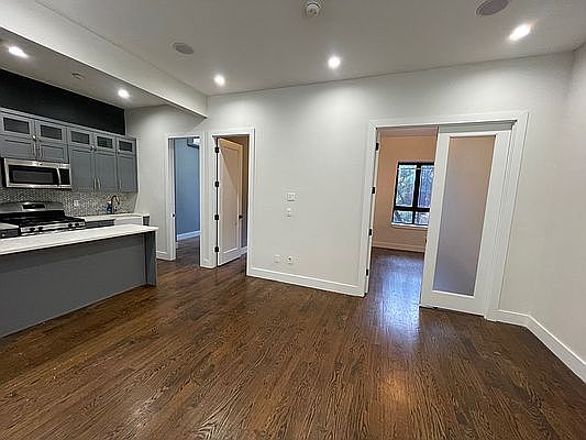 4th image of 11 Belvedere St #2B