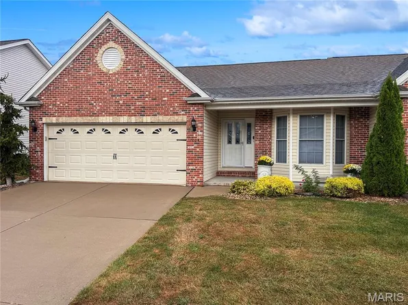 1204 Lear Ln, Mascoutah, IL 62258
