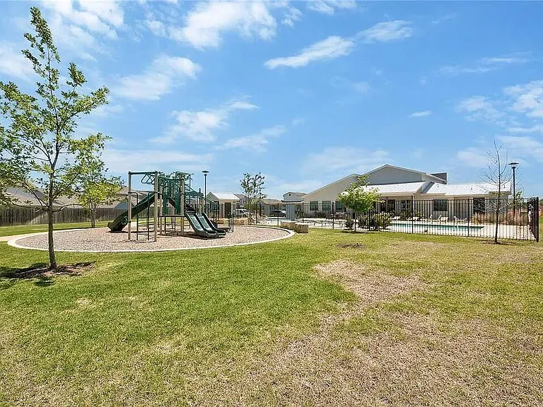 8214 Cottage Rose Dr — Photo 30
