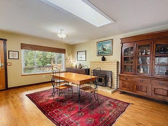 2nd image of 550 Palisades Ave