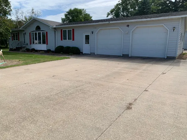 2361 358th St, Decorah, IA 52101