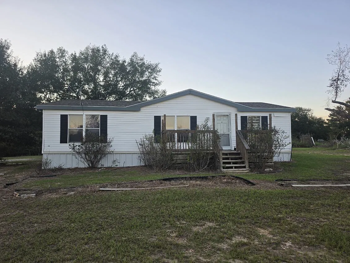 3315 Interstate Highway 45 S — Photo 1