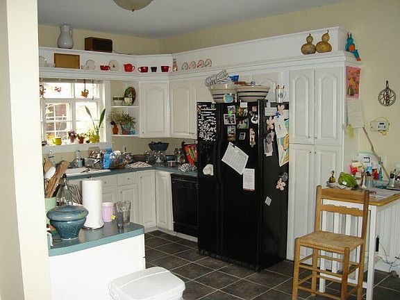 Apt. 1 kitchen