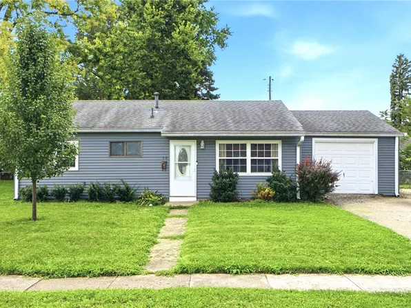 10 Regina Dr, Fairborn, OH 45324