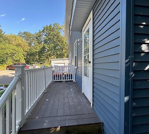 3rd image of 607-609 E Fulton St Room 3