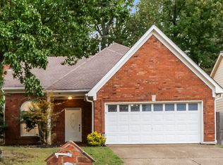 2418 Lake Edge Dr, Cordova, TN 38016