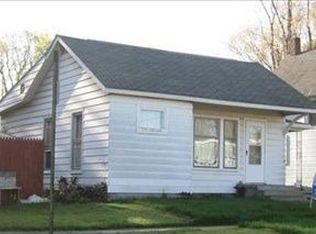 406 Sandusky St, Conneaut, OH 44030