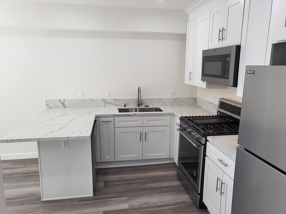 1st image of 5244 1/4 Whitsett Ave #1/4