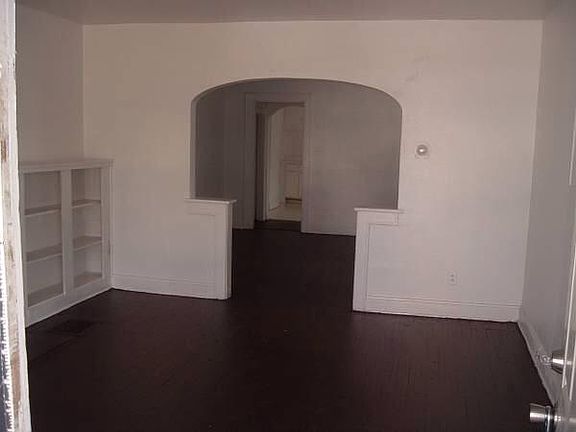 5th image of 987-989 E 15th Ave
