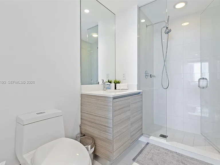 121 NE 34th St #1008 — Photo 22