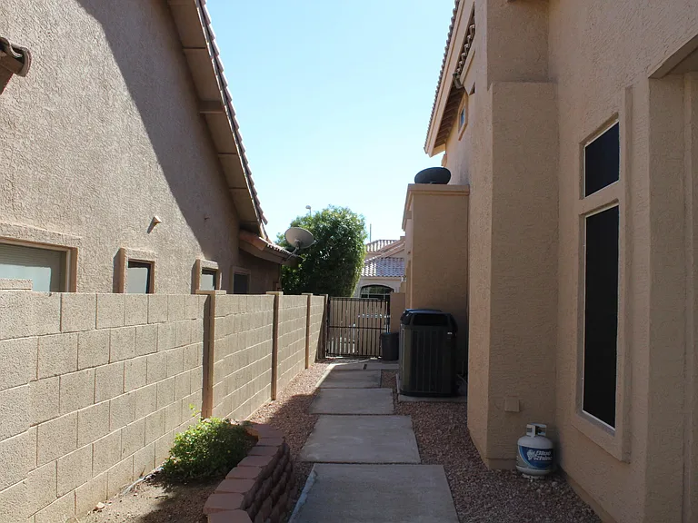 1628 E Glenhaven Dr — Photo 22