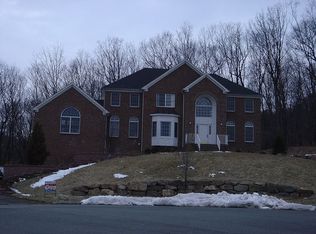 30 Redwood Rd, Denville, NJ 07834