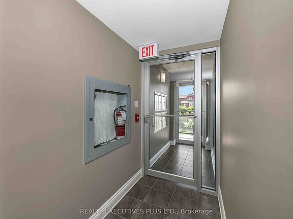 2nd image of 2376 Albert St #103