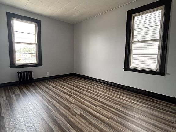 3rd image of 214 Mallory Ave #5.1