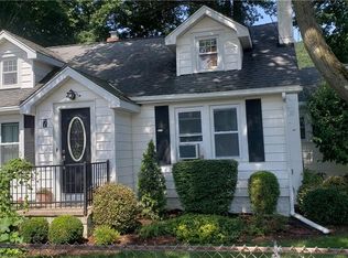 7 Vine St, Greenwood Lake, NY 10925