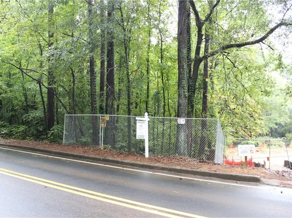 9280 Roberts Dr, Sandy Springs, GA 30350