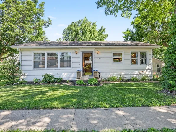 620 Madison St, Pella, IA 50219