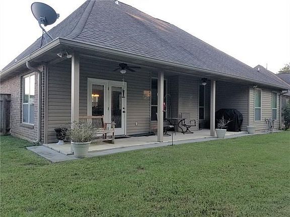 3rd image of 731 Solomon Dr