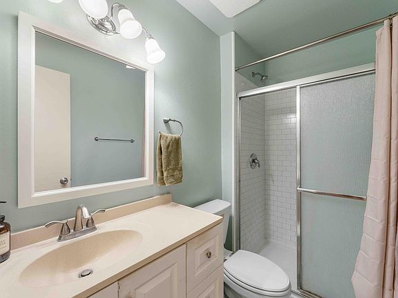 4th image of 319 Northgate Dr APT A