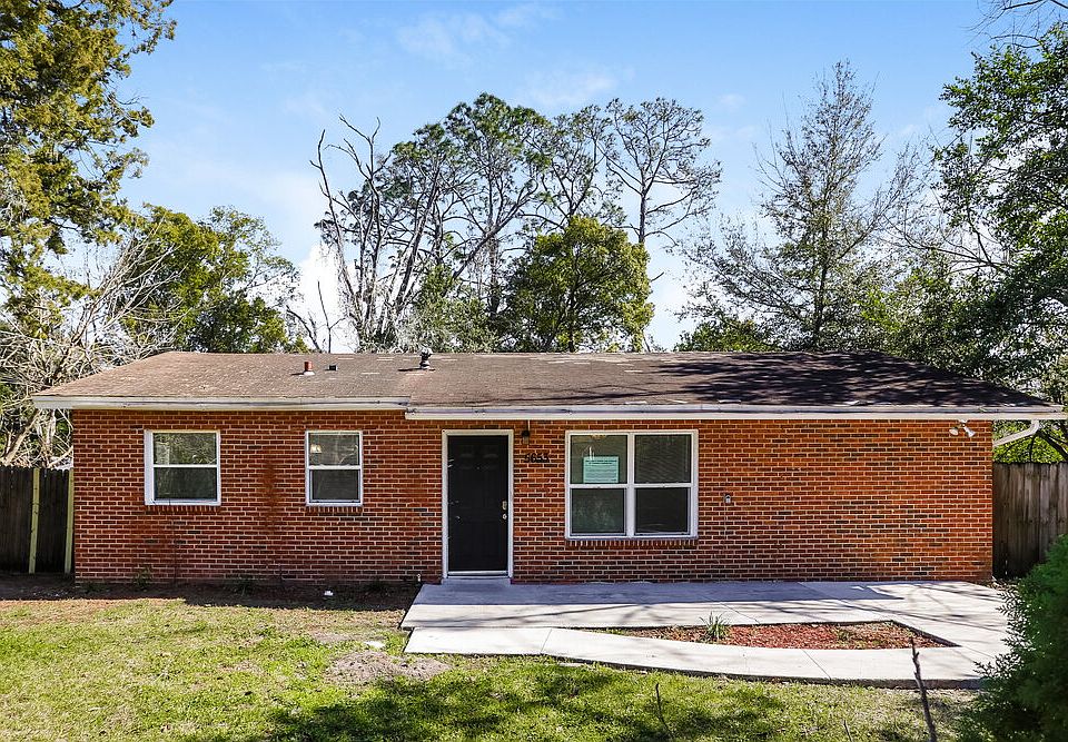 1st image of 5653 Green Forest Dr