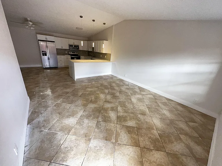 4326 Woodstock Dr #C — Photo 33