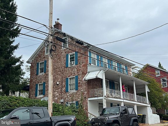 2nd image of 2 W Main St