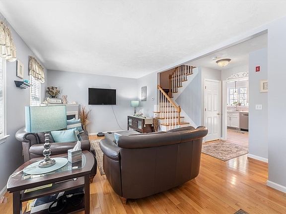 5th image of 629 Thurston St Unit 629