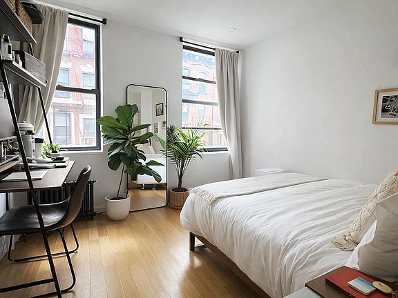 3rd image of 171 Mulberry St APT 3A