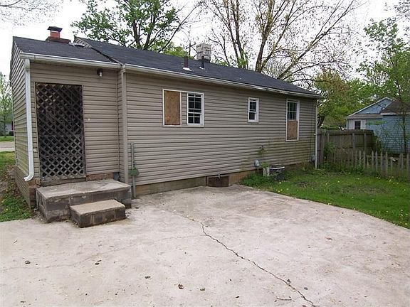 3rd image of 8197 Sue Ave
