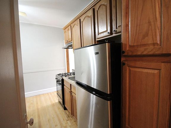 2nd image of 3925 W Schubert Ave