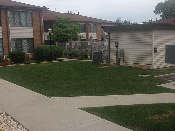 3rd image of 40-M Meadow Pl #40M