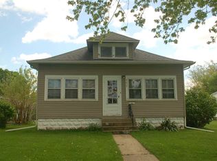 111 10th Ave SW, Oelwein, IA 50662