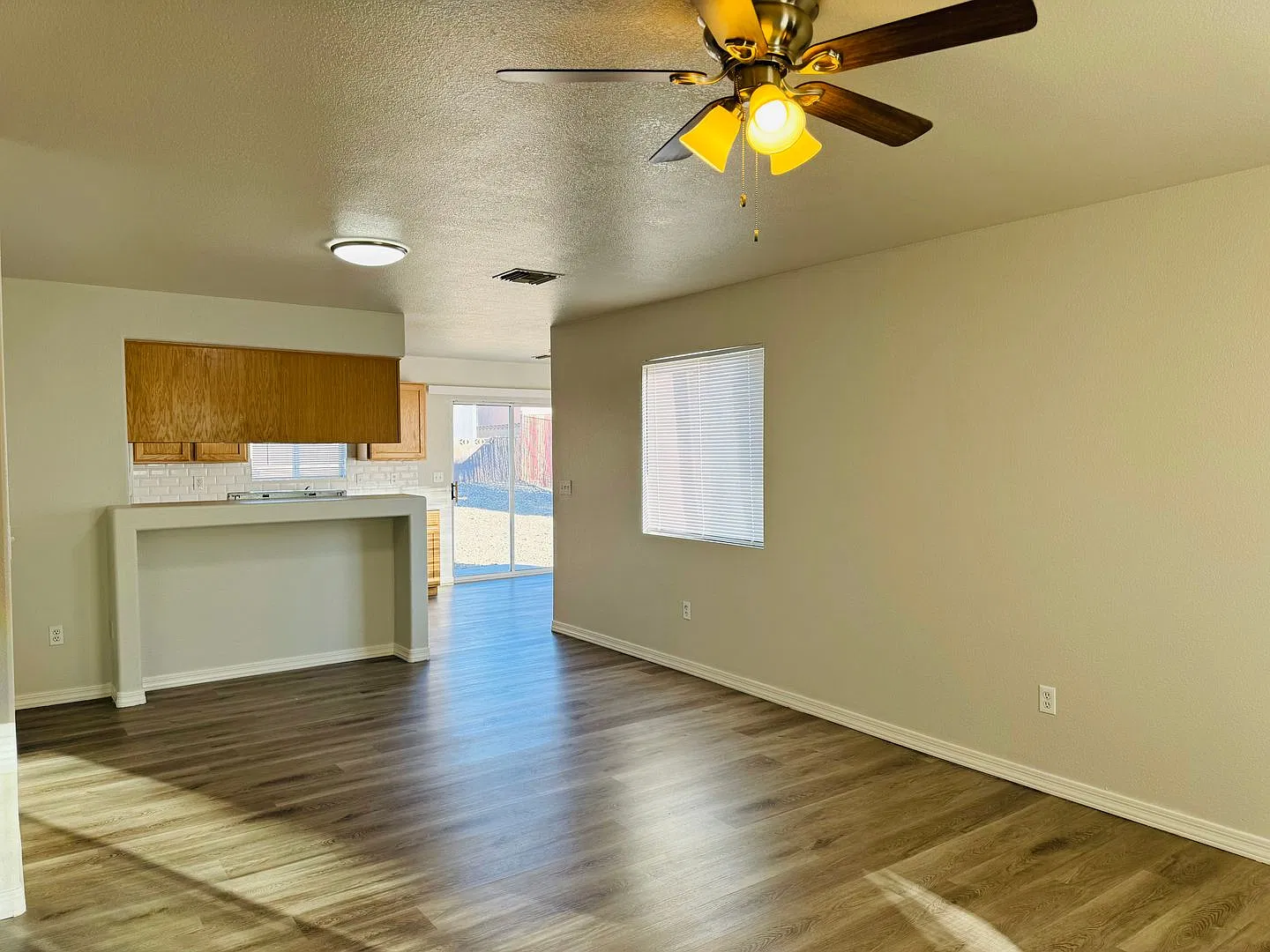 3BD/2BA Rental with 2 Car Garage in Fort Mohave, AZ — Photo 4