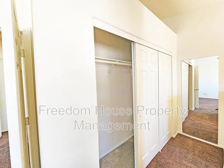 1080 Karen Ct #3 — Photo 18