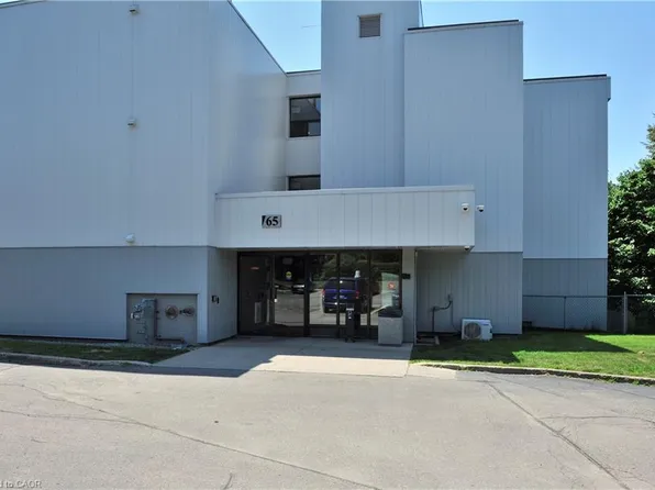 65 Silvercreek Pkwy N #301, Guelph, ON N1H 7R9