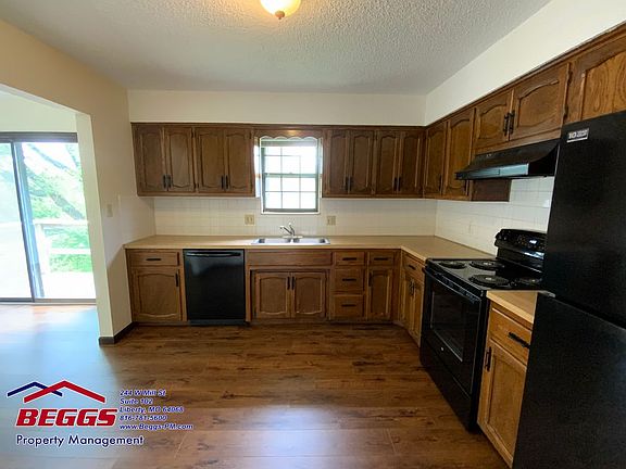 4th image of 1113 Broadmore Ln